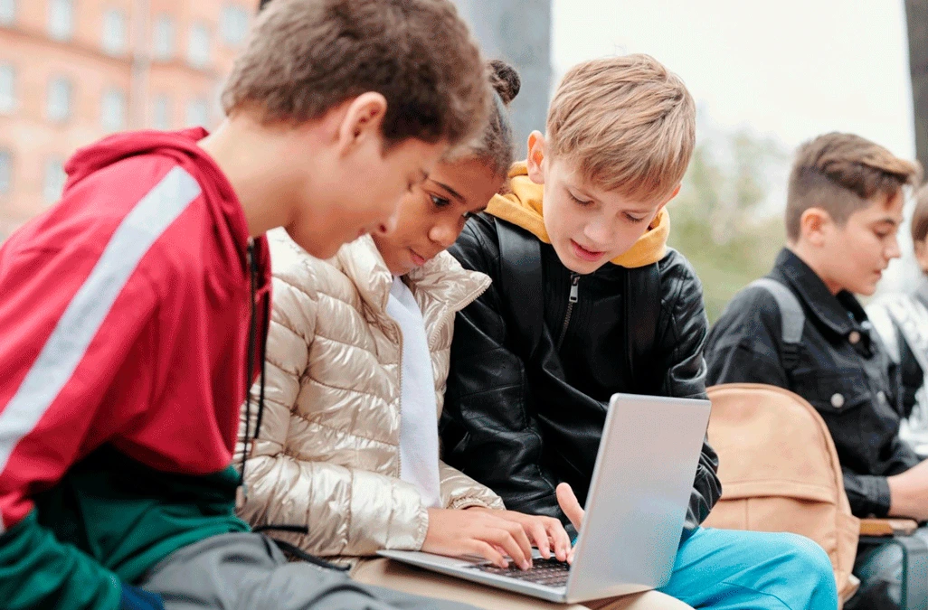 Protegiendo la privacidad de nuestros niños: Un desafío en la era digital 
